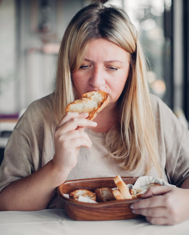 eating-neurodivergent-woman-1.-2jpg